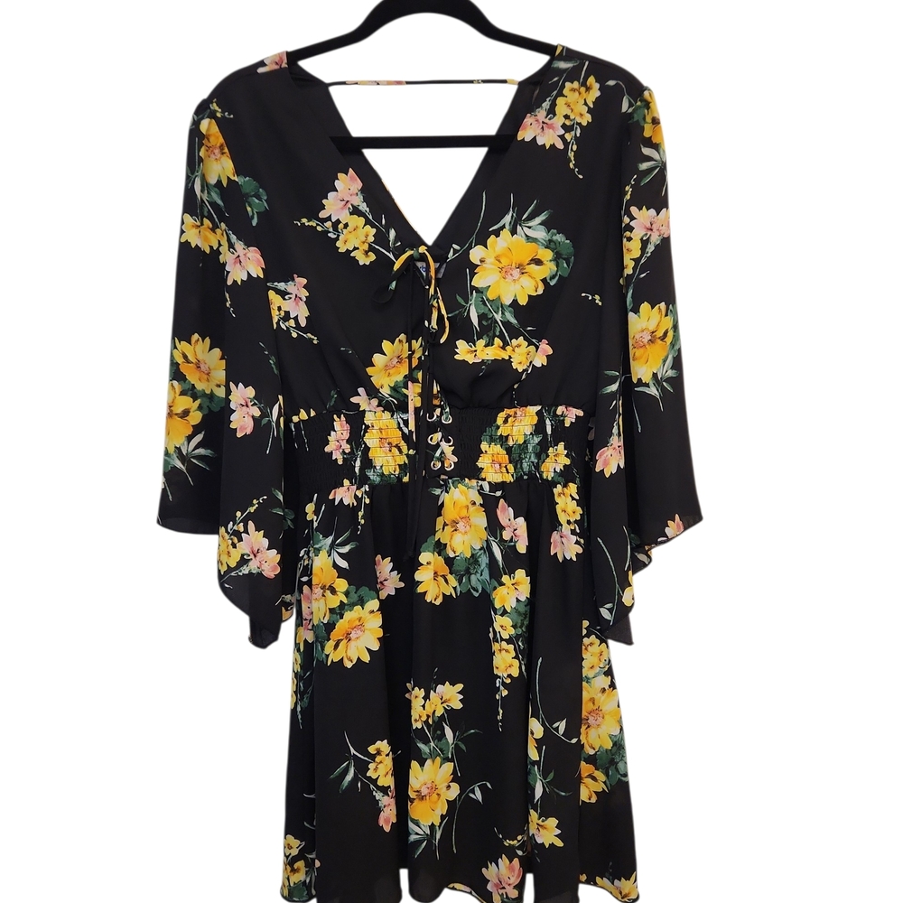 NWOT Women's Black Floral Yellow Bloom Print Angel Sleeve Dress Size M